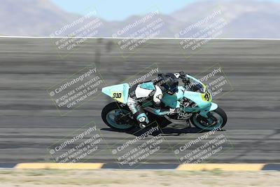 media/May-10-2025-Race Pace (Sat) [[db32fef2da]]/Vested/3-Bowl Set 1 (9am)/